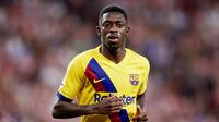 9. Ousmane Dembele - Dembele didatangkan Barcelona dari Borussia Dortmund pada musim 2017/2018. Biaya sebesar 125 juta euro terlihat sia-sia lantaran sang pemain gagal menunjukan performa yang diharapkan. (AP/Ion Alcoba Beitia)