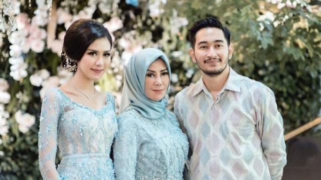 6 Momen Kedekatan Jeje Govinda dan Amy Qanita Ibunda Syahnaz, Menantu Idaman