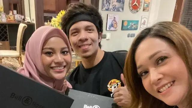 Maia Estianty saat berkunjung ke kediaman Atta Halilintar