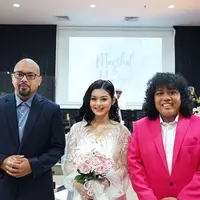 Pemeran dan juga komika berusia 26 tahun itu mengungkapkan rasa bahagianya menjadi seorang ayah. [Instagram/marshel_widianto]