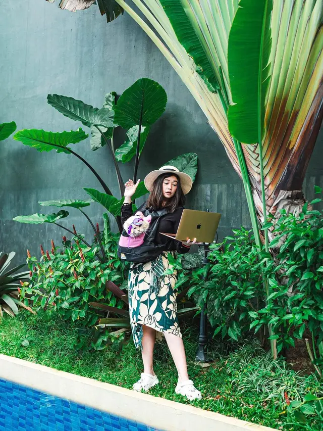 7 Potret Sederhana Olivia Allan Istri Denny Sumargo, Sering Curi Perhatian