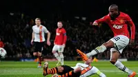 [Menit 67] Sepakan Voli Jones Bawa MU Unggul Sementara