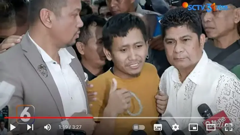 Saat keluar dari rumah tahanan, Pegi Setiawan mengucapkan terima kasih kepada keluarga, tim pengacara, Presiden Jokowi, dan Presiden Terpilih Pemilu 2024 Prabowo Subianto. (YouTube Liputan6)