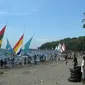 Ribuan wisatawan padati wisata bahari Pasir Putih Situbondo pada Hari Raya Idul Fitri 2022. (Istimewa)