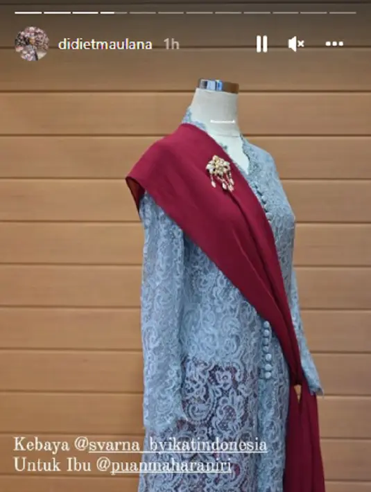 <p>Kebaya ini tidak hanya populer di Jawa, tapi juga telah diadaptasi di beberapa daerah Indonesia lainnya. Kebaya Kartini bernuansa powder blue ini kemudian dipadu dengan kain batik tulis Jawa Timur, yaitu Batik Gentongan.</p>