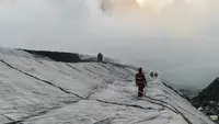 Sampah Menggunung, Butuh Helikopter Atasi Kebakaran TPA Jatiwaringin