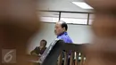 Terdakwa kasus suap Kementerian ESDM dan SKK Migas Sutan Bhatoegana mengikuti sidang lanjutan di Pengadilan Tipikor, Jakarta, Kamis (9/7/2015). Dalam sidang tersebut, Komisioner KPK menolak hadir menjadi saksi meringankan. (Liputan6.com/Helmi Afandi)