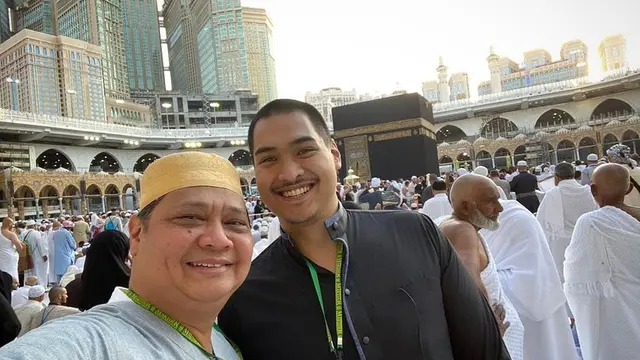 Momen Dito Ariotedjo Temani Menko Airlangga Hartarto Saat Ibadah Umroh pada 2020. (Sumber: Instagram/ditoariotedjo)