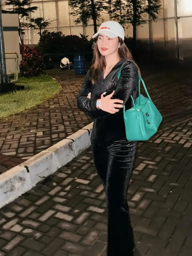 Felicya Angelista Nonton Konser IU