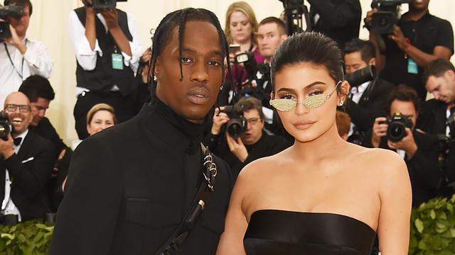 Kylie Jenner dan Travis Scott