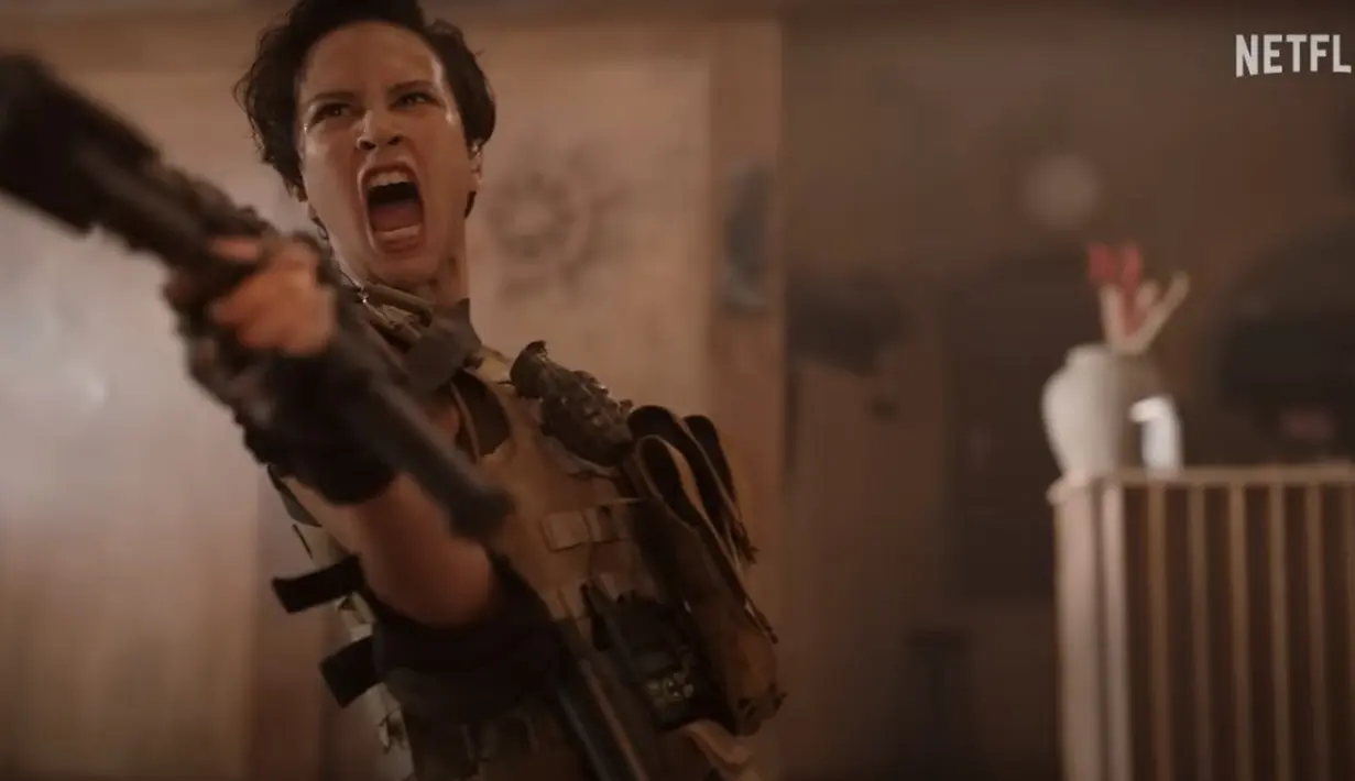 Ledakan, adu jotos, hingga tembak-tembakan sengit pun akan mewarnai keseruan film ini. [Foto: Youtube/Netflix]