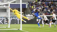 Moise Kean mencetak gol di laga Timnas Italia vs Timnas Estonia di matchday 5 Grup I Kualifikasi Piala Dunia 2026 zona Eropa di Gewiss Stadium, Sabtu (06/09/2025). (Fabio Ferrari/LaPresse via AP)
