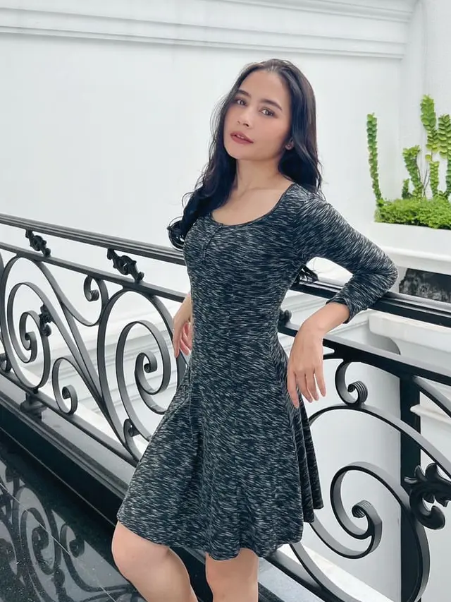 Prilly Latuconsina setelah Turun Berat Badan Capai 11 Kilo saat pakai dress. [@prillylatuconsina96]