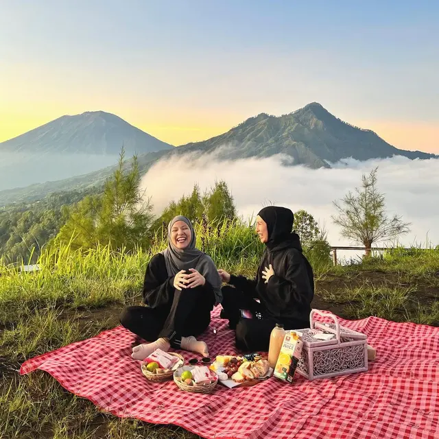 Natasha Rizky dan Ratna Galih