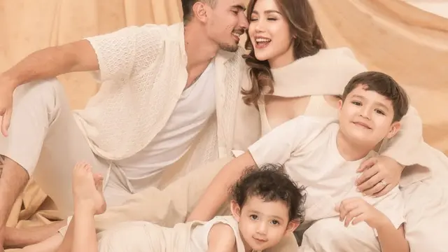 Momen El Barack Sedih Tak Bisa Dampingi Jedar Melahirkan, Respons Vincent Verhaag Jadi Sorotan (instagram/inijedar).