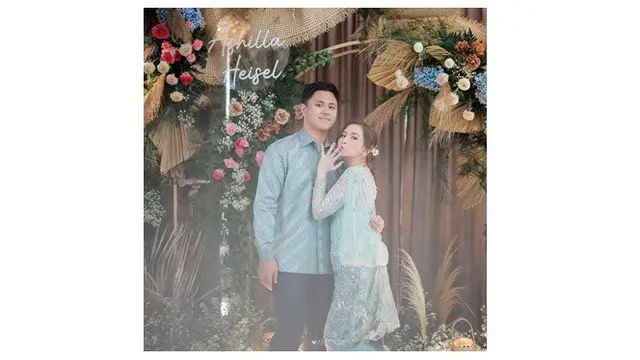 7 Potret Ashilla Zee Eks Blink Resmi Dilamar Kekasih, Penuh Haru Bahagia