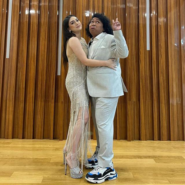 6 Momen Kedekatan Celine Evangelista dan Marshel Widianto, Kompak