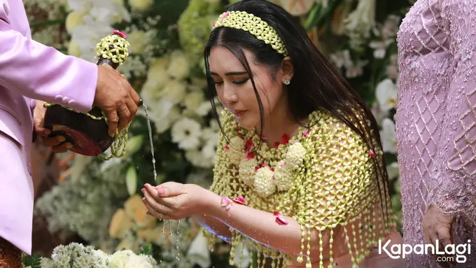 [Fimela] Via Vallen Siraman