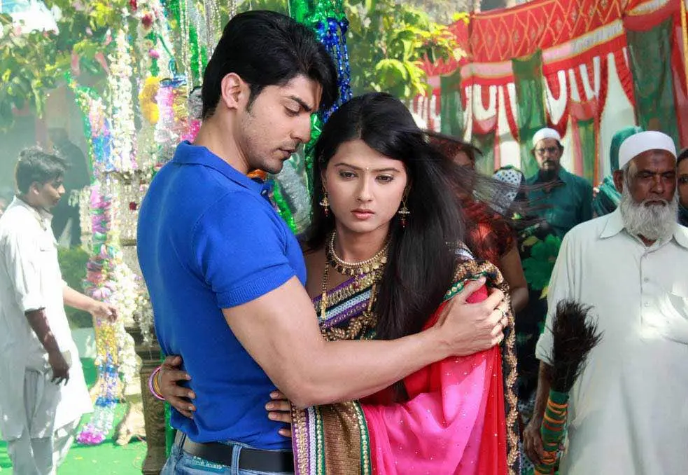 Serial Punar Vivah (Istimewa)