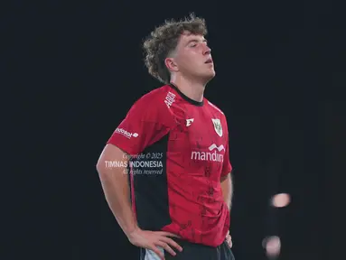 Pemain Timnas Indonesia, Ole Romeny, mengikuti sesi latihan pertama di lapangan latihan King Abdullah Sports City, Jeddah, pada Jumat (4/10/2025) malam waktu setempat. (Dok. Timnas Indonesia)