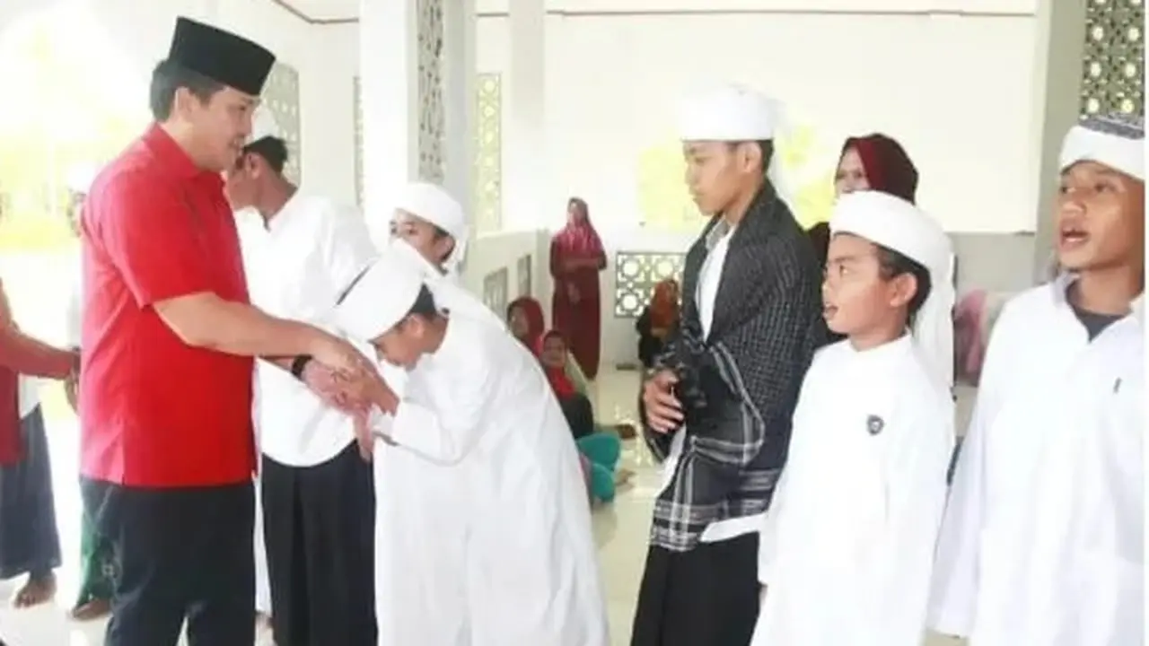 Serap Aspirasi di Ponpes Al-Mukhlisin, Steven Kandouw Janji Tingkatkan Fasilitas Umat di Bolmut