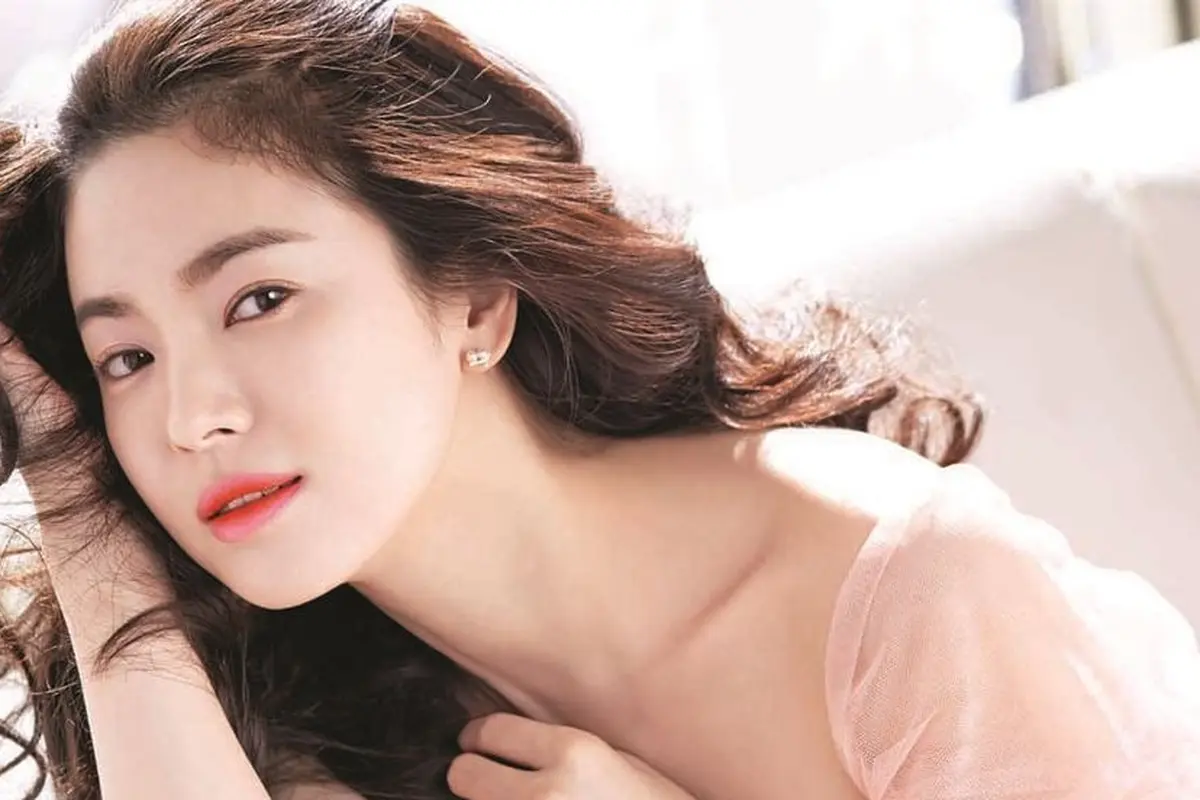 [Bintang] Begini Jadinya Jika Wajah Song Hye Kyo Tanpa Makeup
