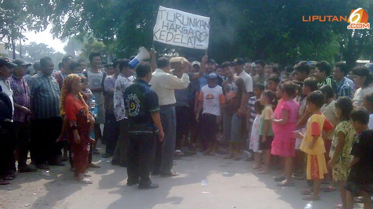 demo-perajin-tempe-130909b.jpg