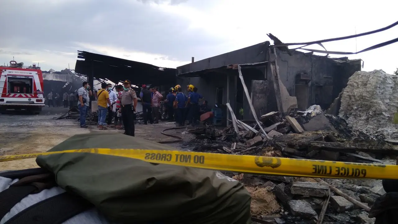 Kebakaran menghanguskan gudang kembang api di Tangerang