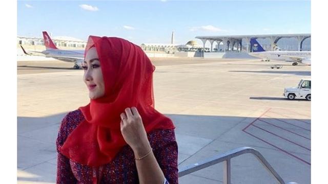 5 Potret Fany Kurniawaty, Perempuan yang Dikabarkan jadi Calon Istri Sule