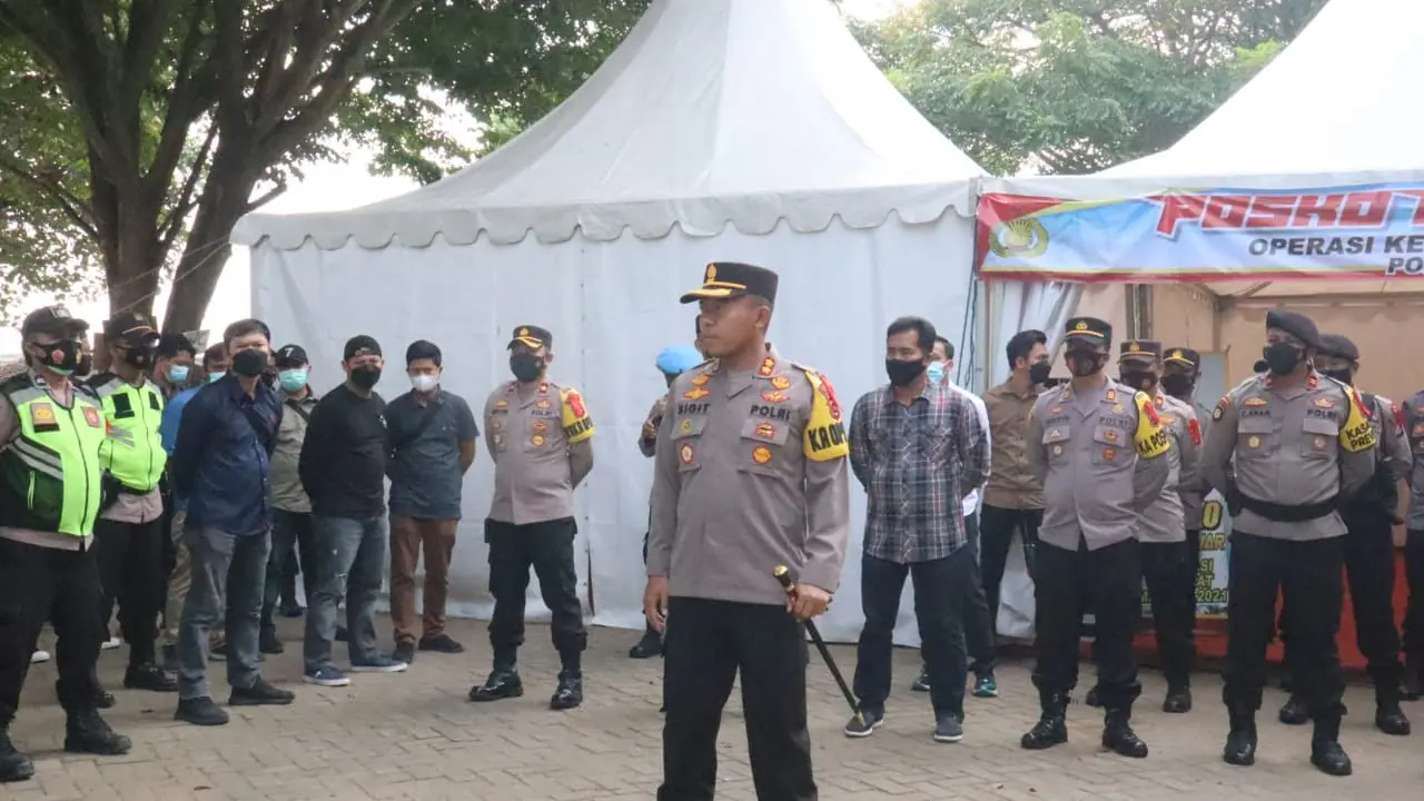 AKBP Sigit Hariyono, Kapolres Cilegon Usai Apel Pengamanan Objek Wisata Di Pantai Anyer. (Dokumentasi Polres Cilegon).