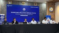 Staf Ahli Menteri Kelautan dan Perikanan (KKP) Bidang Kemasyarakatan dan Hubungan Antar Lembaga, bukan Bidang Ekonomi, Sosial, dan Budaya (ESB), Trian Yunanda&nbsp;dalam konferensi pers Kampung Nelayan Merah Putih, di Kantor KKP, Jakarta, Senin (15/9/2025). (Liputan6.comn/Tira)