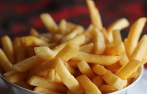 Goreng kentang dengan suhu stabil untuk hasil maksimal/copyright pexels/Dzenina Lukac