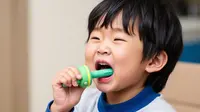 Risiko Masalah Ginjal Anak Meningkat Akibat Kebiasaan Gigit Mainan? Simak Penjelasan Dokter