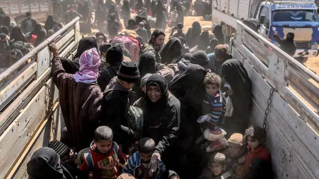 Ribuan perempuan dan anak-anak telah dievakuasi sejak Senin 4 Maret 2019 dari Baghuz, Suriah. (AFP)