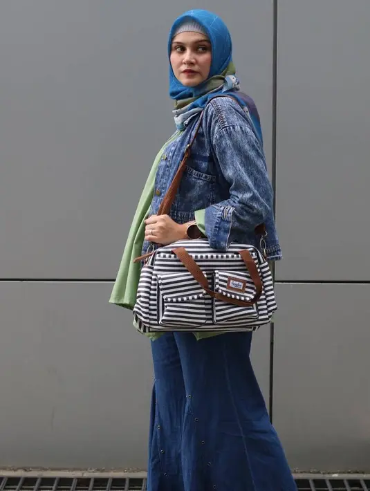 (Instagram/zeezeeshahab)