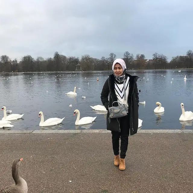 Stylish Abis! 5 Potret Mimi Bayuh saat Liburan ke Luar Negeri