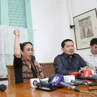 Selain Minta Maaf untuk Umat Islam, Sukmawati Juga Meminta Maaf untuk Anna Avantie.