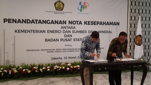 Kementerian ESDM dan BPS menyepakati pertukaran data pada sektor ESDM, Jumat (16/3/2018). (Wicak/Liputan6.com)