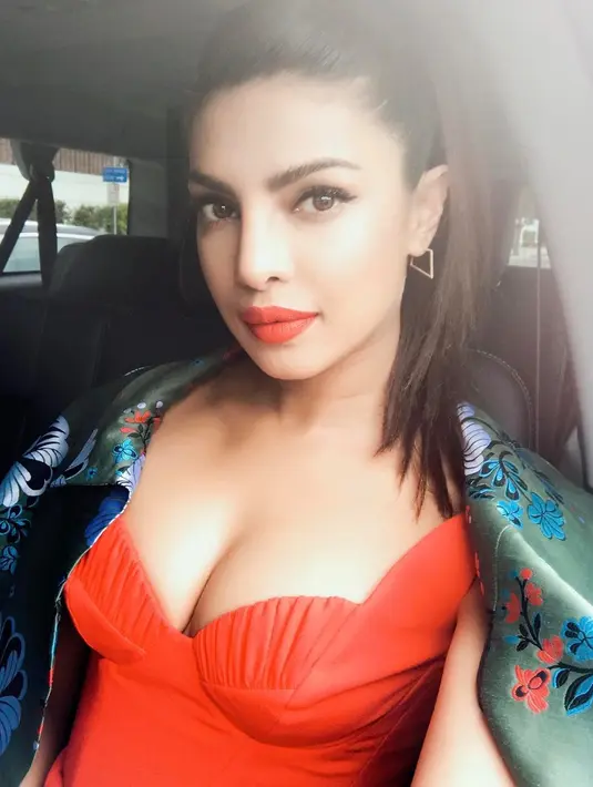 Priyanka Chopra pernah dinobatkan sebagai wanita dengan sexiest Eyes versi Victoria's Secret. (Foto: instagram.com/priyankachopra)