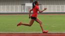 Seorang atlet atletik berlari saat latihan perdana di Stadion Madya Senayan, Jakarta, Selasa (13/3/2018). Pelatnas Asian Games 2018 PB PASI kembali dipusatkan di Stadion Madya Senayan. (Bola.com/Asprilla Dwi Adha)