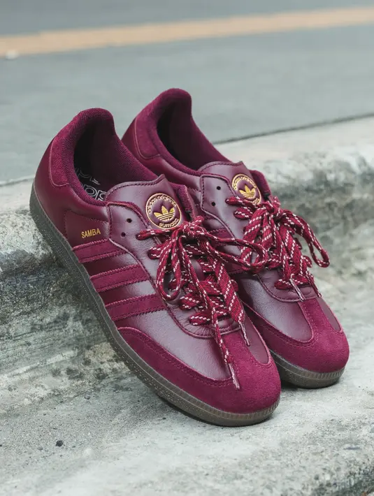 Setiap pembelian dari sepatu ini juga disertai dengan sticker pack dan post card khusus dari Island Series: SS25 Sumatra Pack. Sepatu ini mulai tersedia pada tanggal 1 April 2025 di adidas.co.id dan mitra retail adidas Indonesia. [Foto: Adidas.dok]