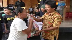 Semangat menyemai kebaikan di bulan Ramadan, dan pernah menjalani hidup susah jadi alasan warga lakukan kegiatan sosial, seperti berbagi sembako gratis.