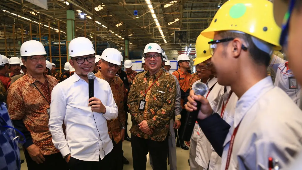 Dengan demikian, pemagangan benar-benar menghasilkan tenaga kerja yang terampil, dan mendapatkan pekerjaan layak.