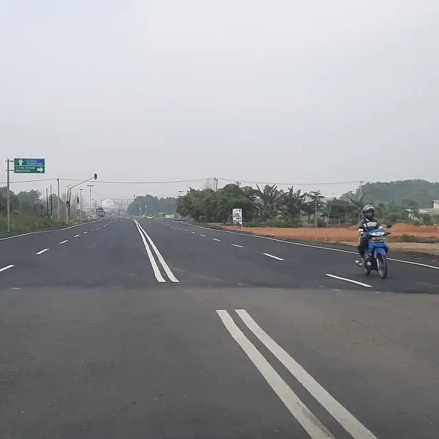 10 Potret Garis Pada Markah Jalan Ini Bikin Pengendara Bingung