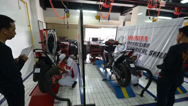 kontes mekanik Honda