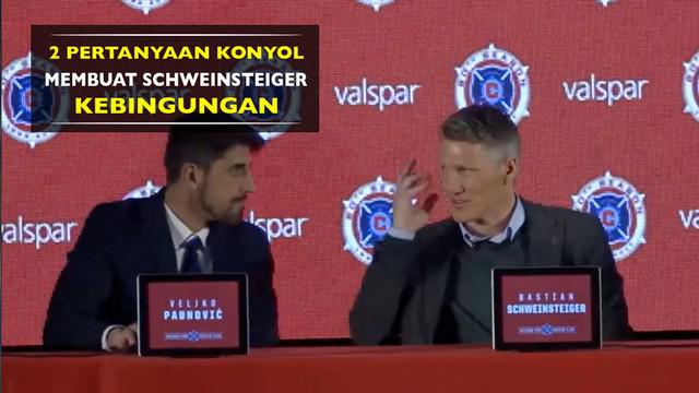 Momen konyol saat 2 wartawan bertanya pada mantan gelandang Manchester United, Bastian Schweinsteiger, saat perkenalan dengan Chicago Fire.