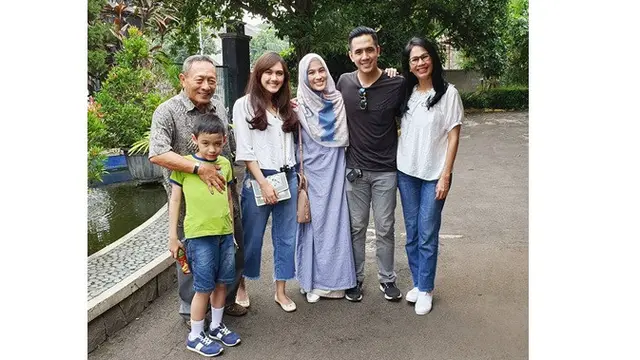 Beda Keyakinan, Ini 7 Potret Alyssa Soebandono dan Sang Kakak yang Jarang Tersorot