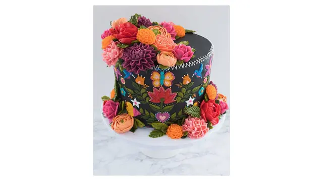 Wanita Ini Buat Desain Kue Bak Hiasan Bordir, 6 Hasilnya Keren Banget