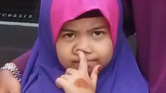 6 Pose Nyeleneh dalam Foto Lebaran Keluarga, Bikin Senyum Sendiri