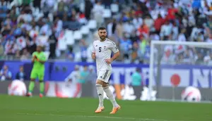 Frans Putros saat membela Irak di Piala Asia 2023. (Instagram/fransputros).